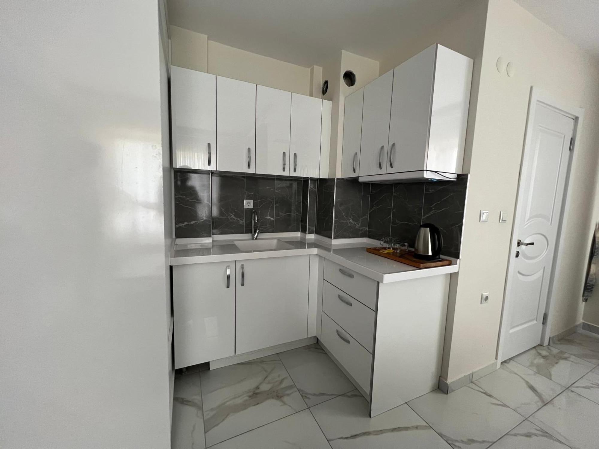 Tower352 Aparthotel Кайсери Екстериор снимка
